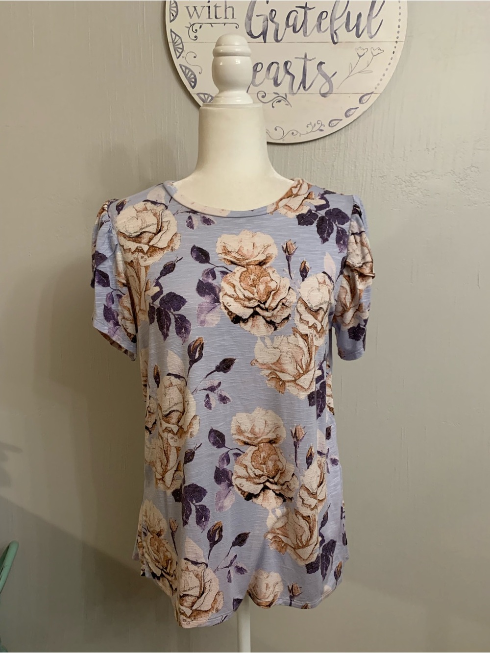 LuLaRoe Lavender Floral Short Sleeve Top with Beige Blooms